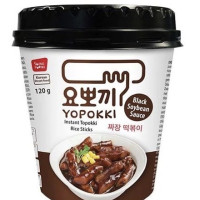 Yopokki Rízstészta Fekete babmártásban 120g