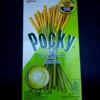 POCKY Tejes Macha ízesítésű Rudak 33G.